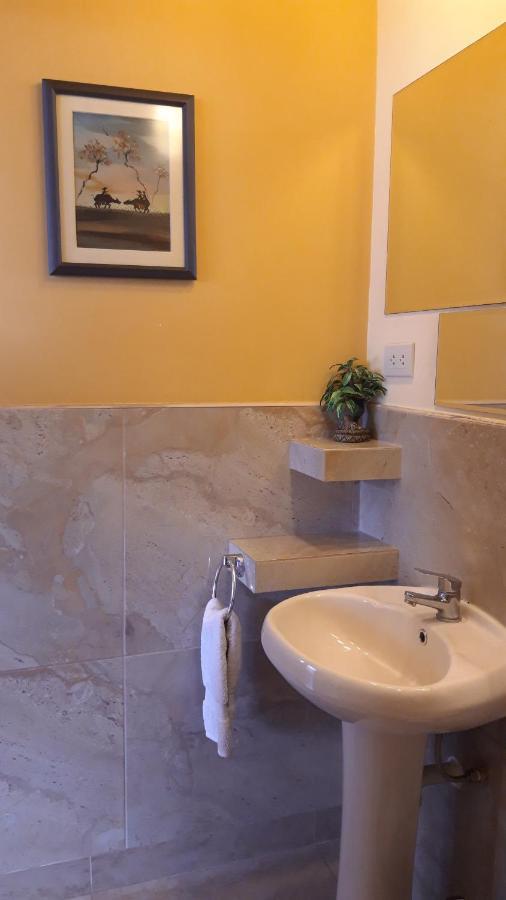Kanata Properties Lima Luaran gambar