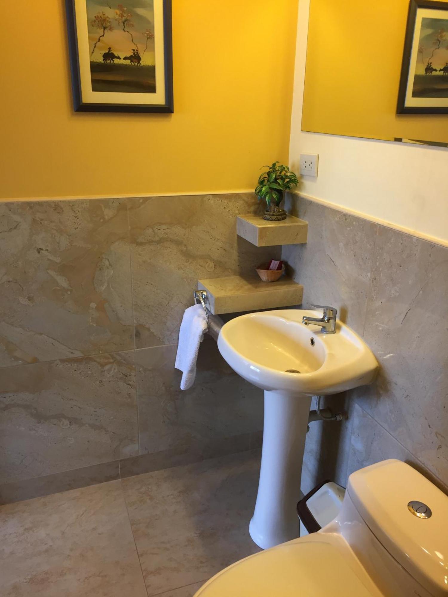 Kanata Properties Lima Luaran gambar